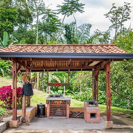 Agradable Cabana Cafetera Con Jacuzzi A 12 Min Del Centro De Pereira Kültér fotó