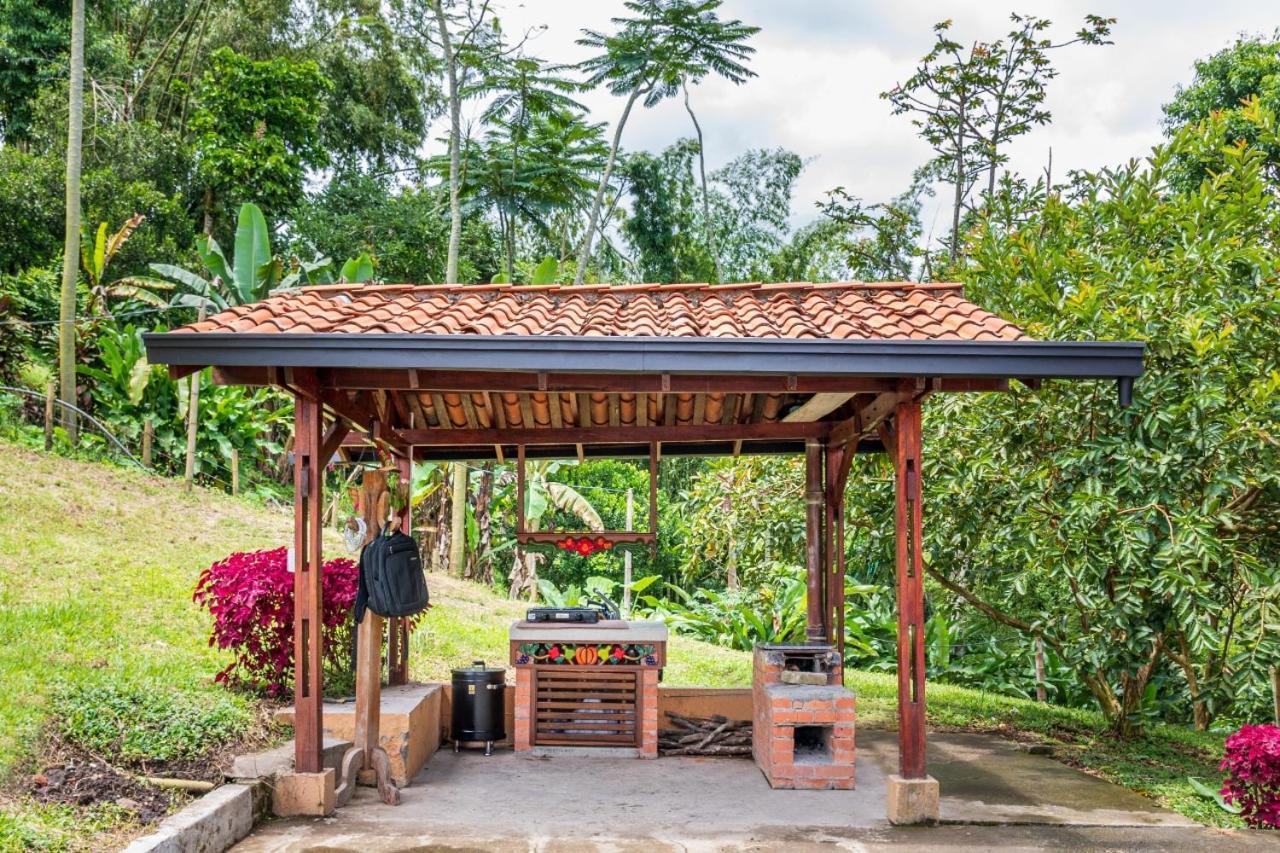 Agradable Cabana Cafetera Con Jacuzzi A 12 Min Del Centro De Pereira Kültér fotó