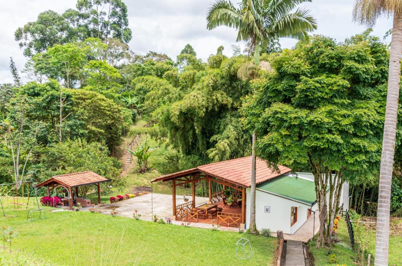 Agradable Cabana Cafetera Con Jacuzzi A 12 Min Del Centro De Pereira Kültér fotó